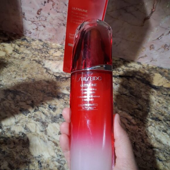 Shiseido Ultimune Power Infusing Concentrate - Vibrant Red - Picture 4 of 5